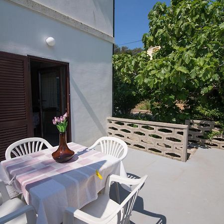 Nena Apartment Mali Losinj Ngoại thất bức ảnh