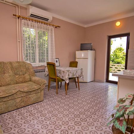 Nena Apartment Mali Losinj Ngoại thất bức ảnh