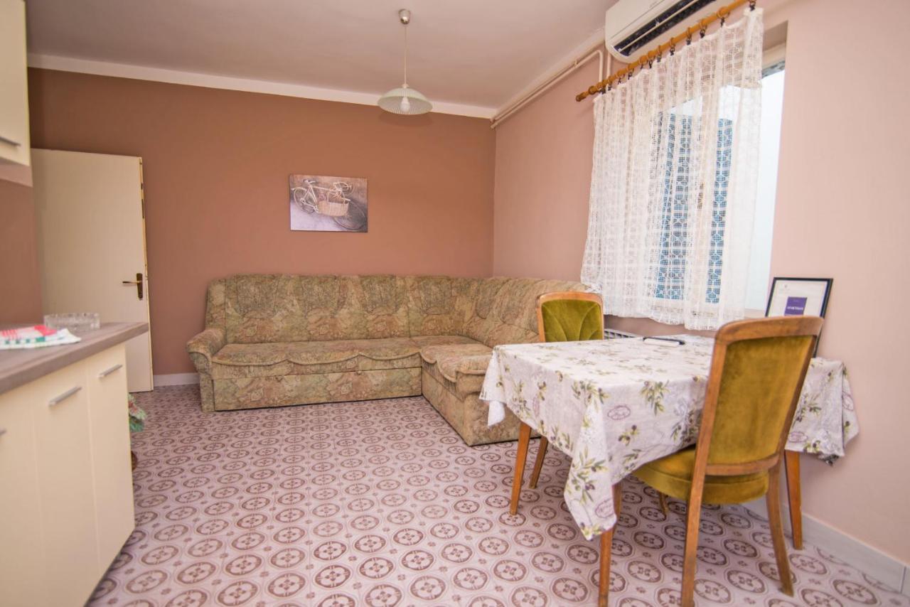 Nena Apartment Mali Losinj Ngoại thất bức ảnh