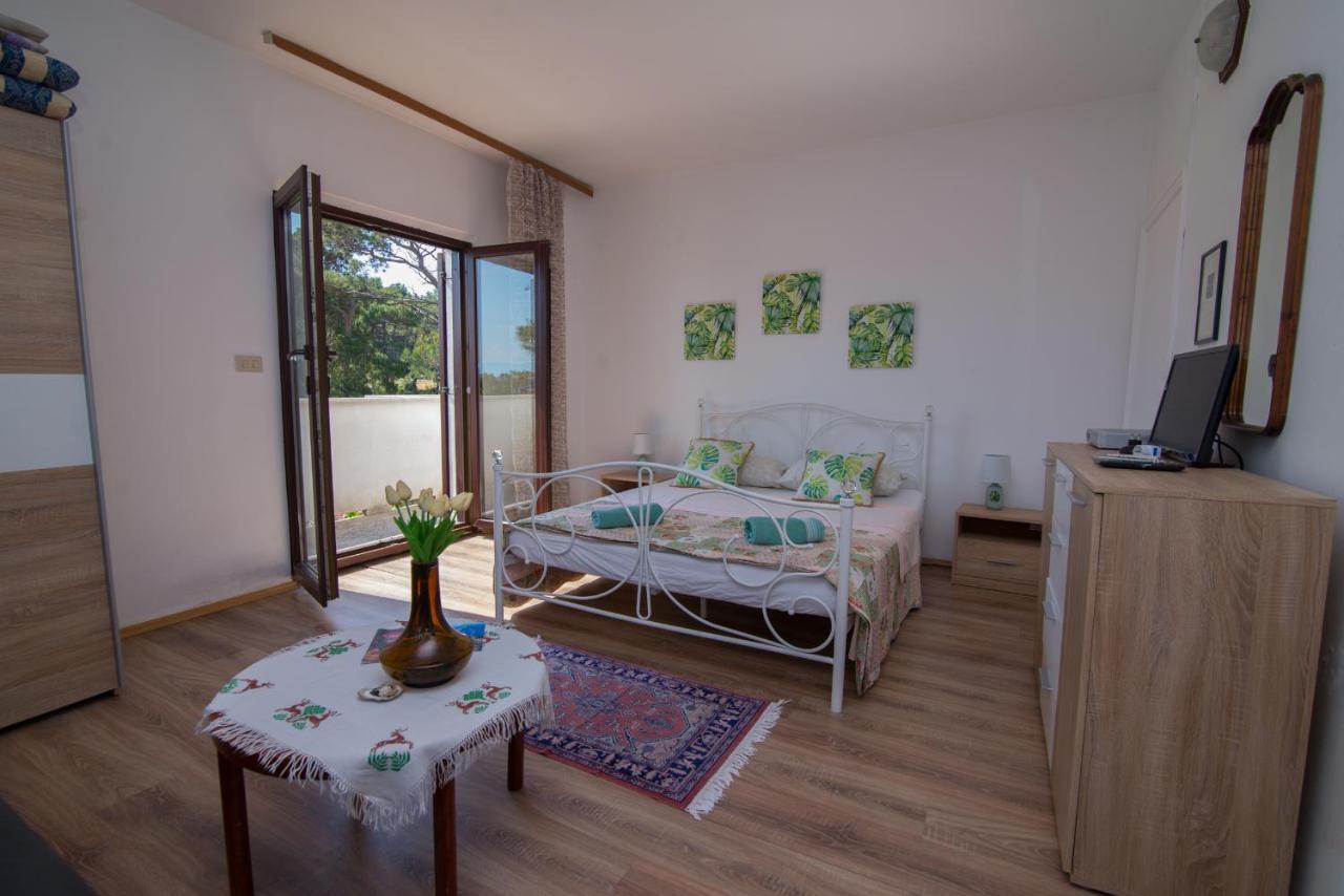 Nena Apartment Mali Losinj Ngoại thất bức ảnh