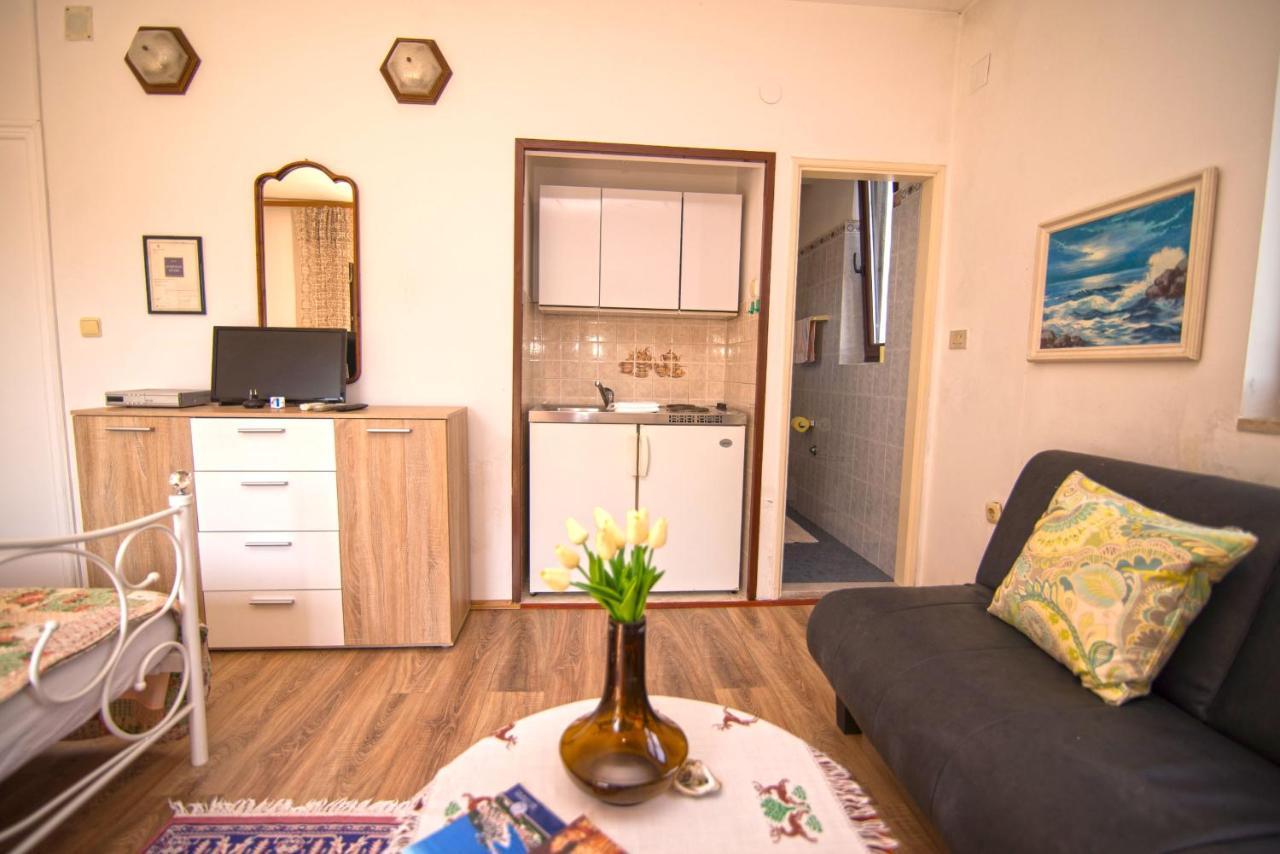 Nena Apartment Mali Losinj Ngoại thất bức ảnh