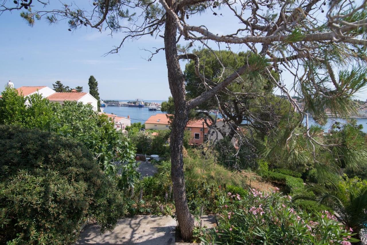Nena Apartment Mali Losinj Ngoại thất bức ảnh