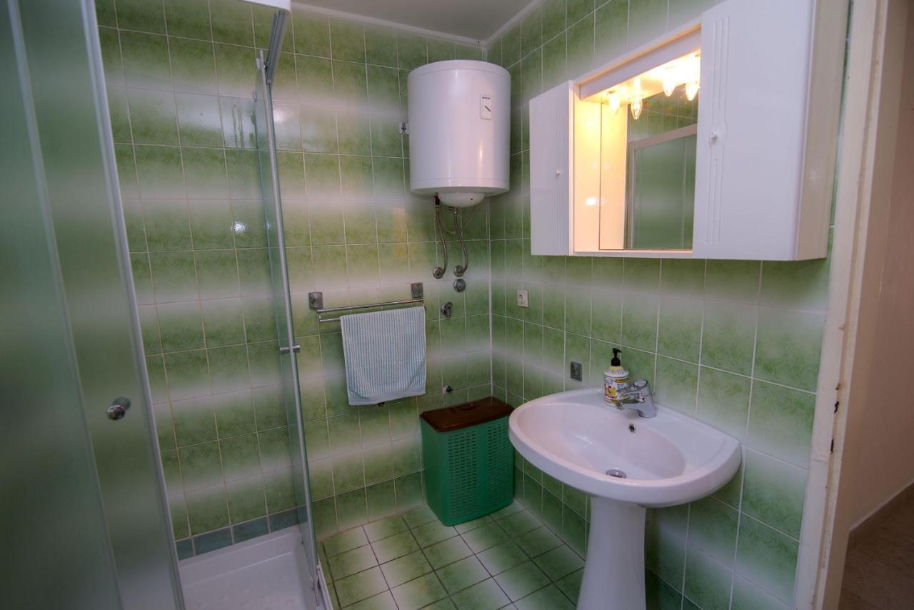 Nena Apartment Mali Losinj Ngoại thất bức ảnh