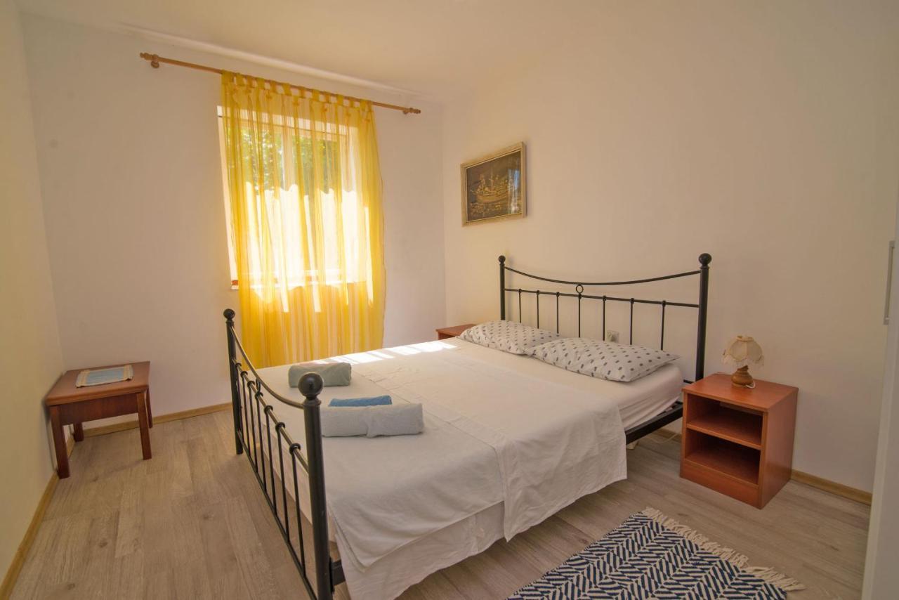 Nena Apartment Mali Losinj Ngoại thất bức ảnh