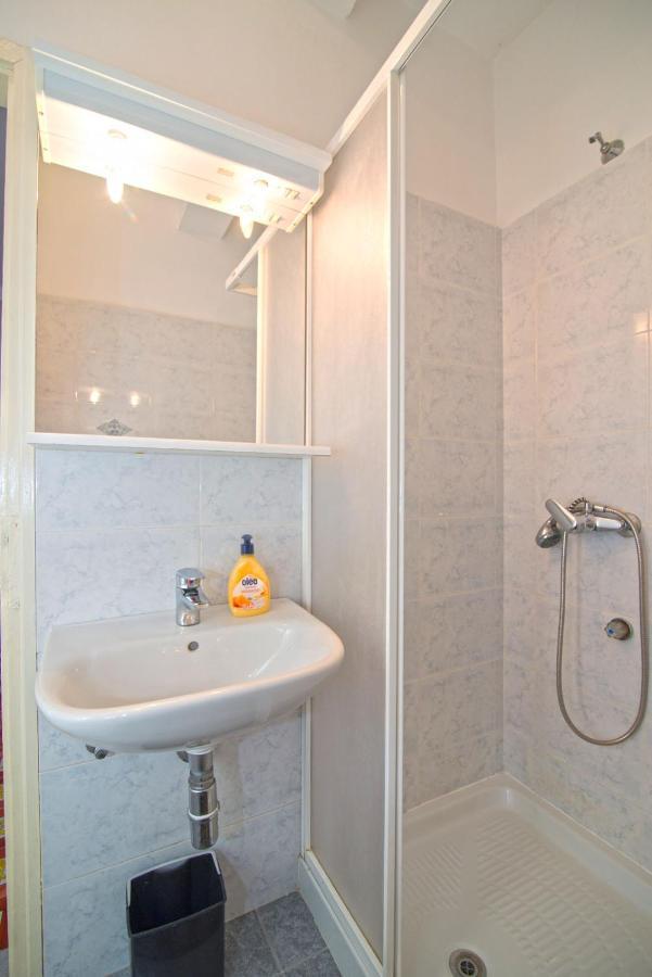 Nena Apartment Mali Losinj Ngoại thất bức ảnh